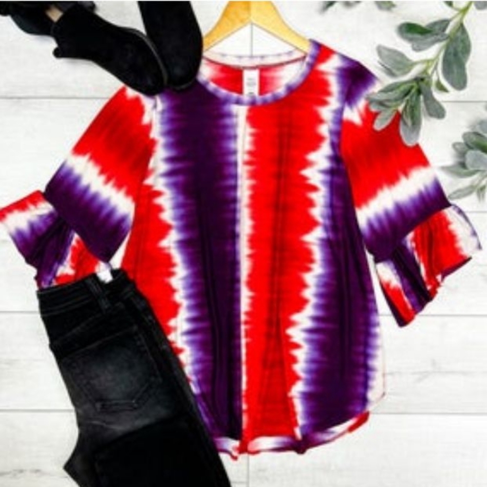 Scoop neck bell sleeve multi colored boutique top
